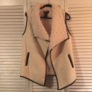 BOGO ON MY CLOSET! Fussy vest